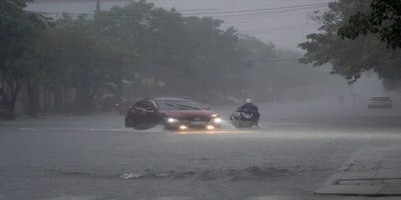 Ý nghĩa khi mơ mắc kẹt trong bão